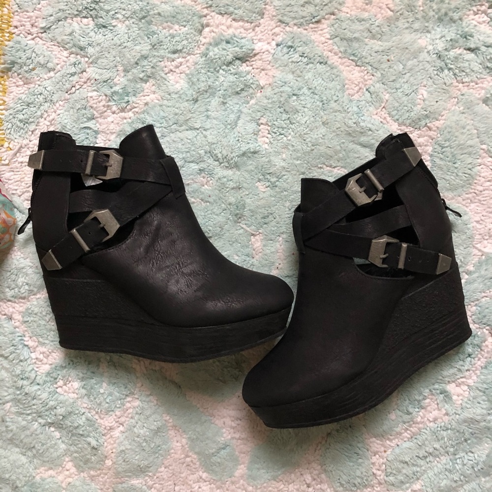 Sbicca Vintage Collection Black Booties